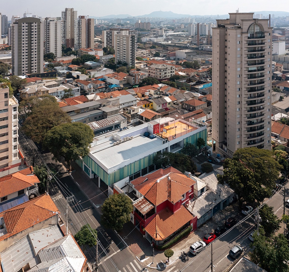 Camino School headquarters by Gusmao Otero Arquitetos Associados