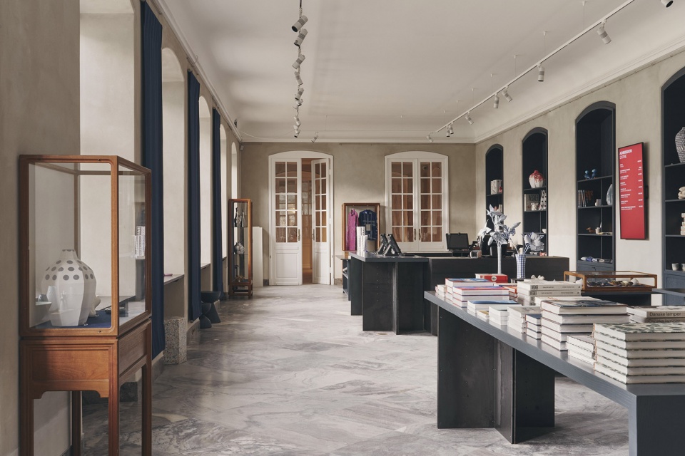 cafe and shop for designmuseum denmark by oeo studio