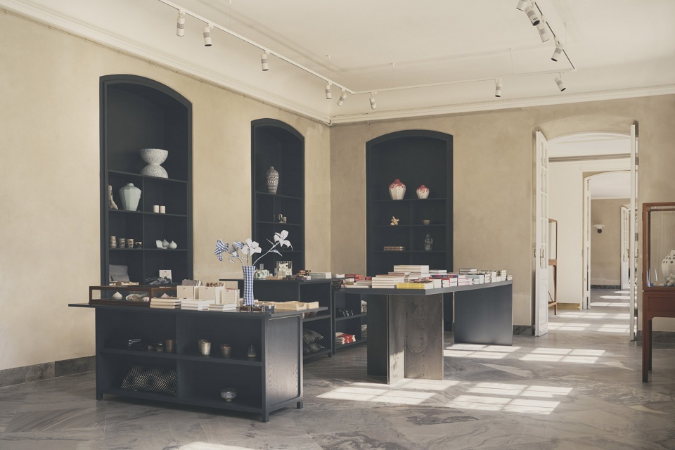 cafe and shop for designmuseum denmark by oeo studio