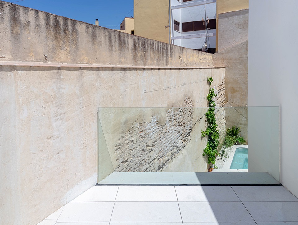 house in a sherry bodega spain by iniesta nowell arquitectos