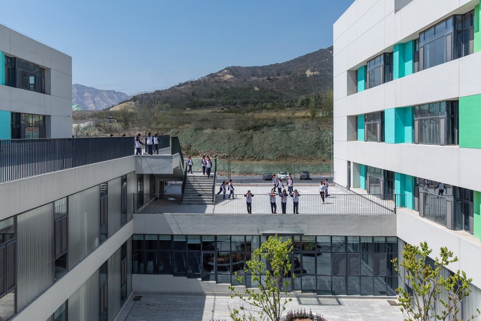 wanghaiyuan school china by architectural design institute of tsinghua university