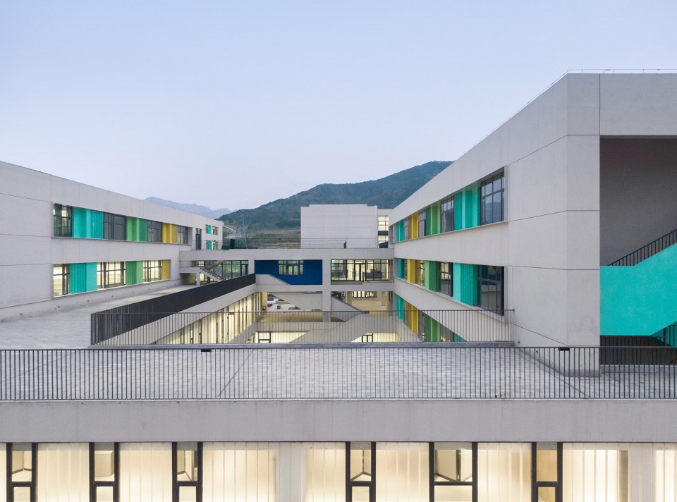 wanghaiyuan school china by architectural design institute of tsinghua university