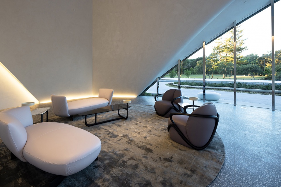 hedges avenue pedestal mermaid beach gold coast by contreras earl architecture