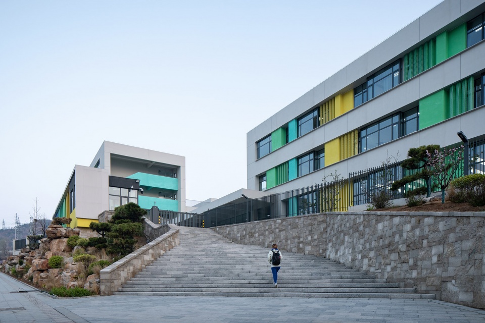 wanghaiyuan school china by architectural design institute of tsinghua university