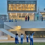 学习层台：深圳福强小学 / 众建筑