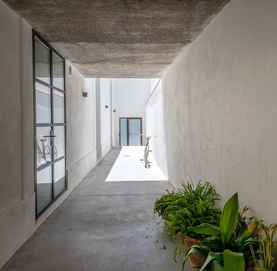 house in a sherry bodega spain by iniesta nowell arquitectos