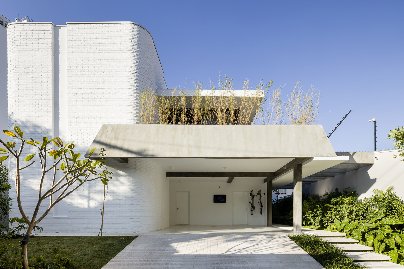 JR House by Pascali Semerdjian Architects 谷德设计网