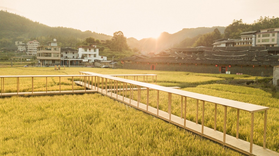 art in the field design for rural revitalization
