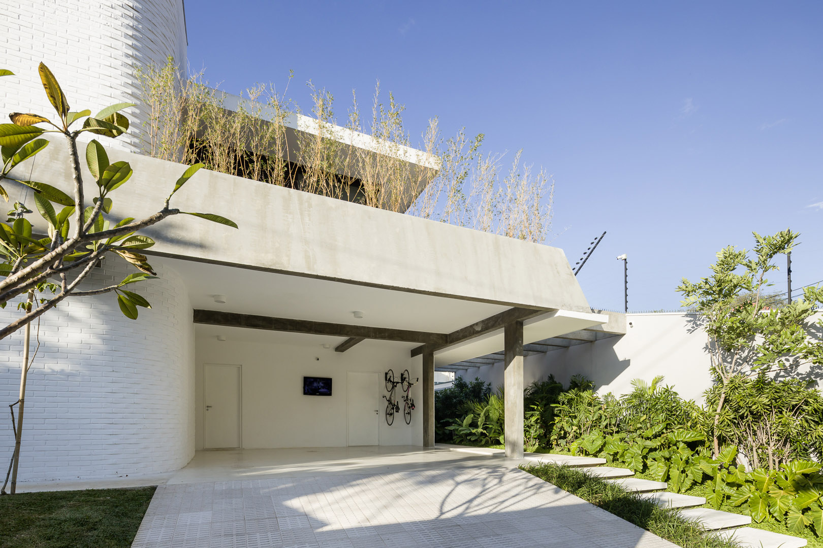 JR House by Pascali Semerdjian Architects 谷德设计网