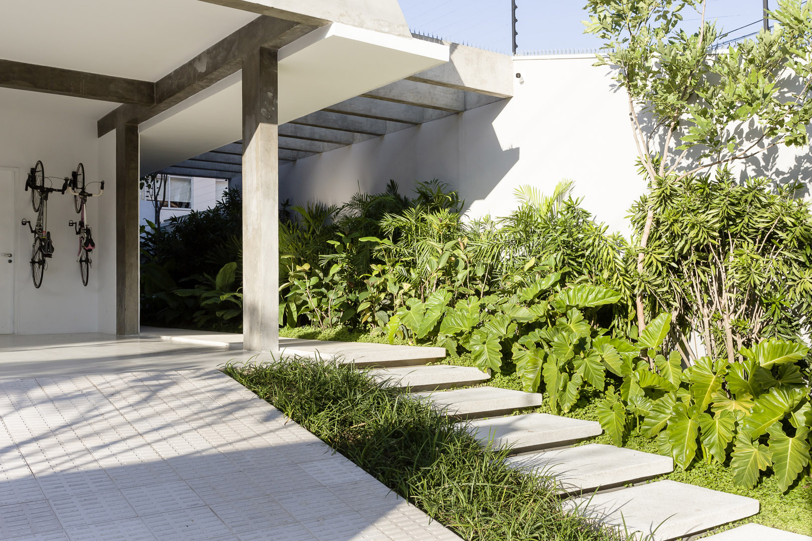 JR House by Pascali Semerdjian Architects 谷德设计网