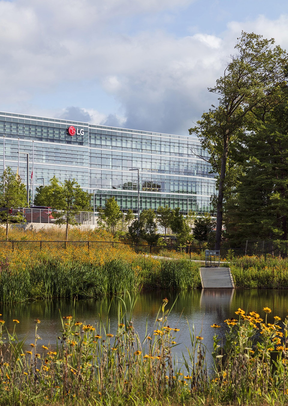 lg north american headquarters new jersey by hok