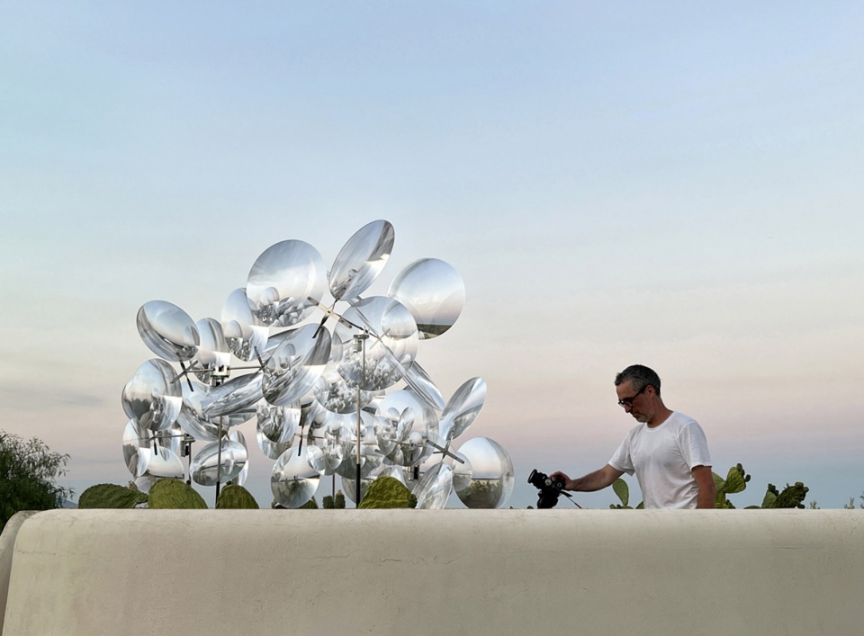 Lens Cloud by Vincent Leroy