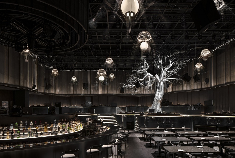 PULLME Dining and Bar Balance Design