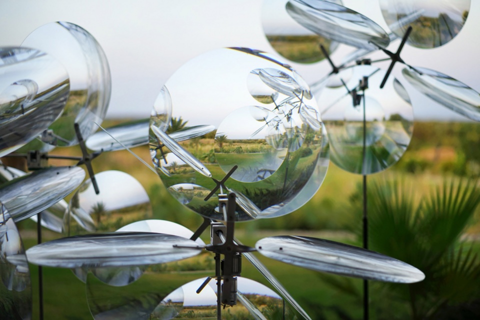Lens Cloud by Vincent Leroy