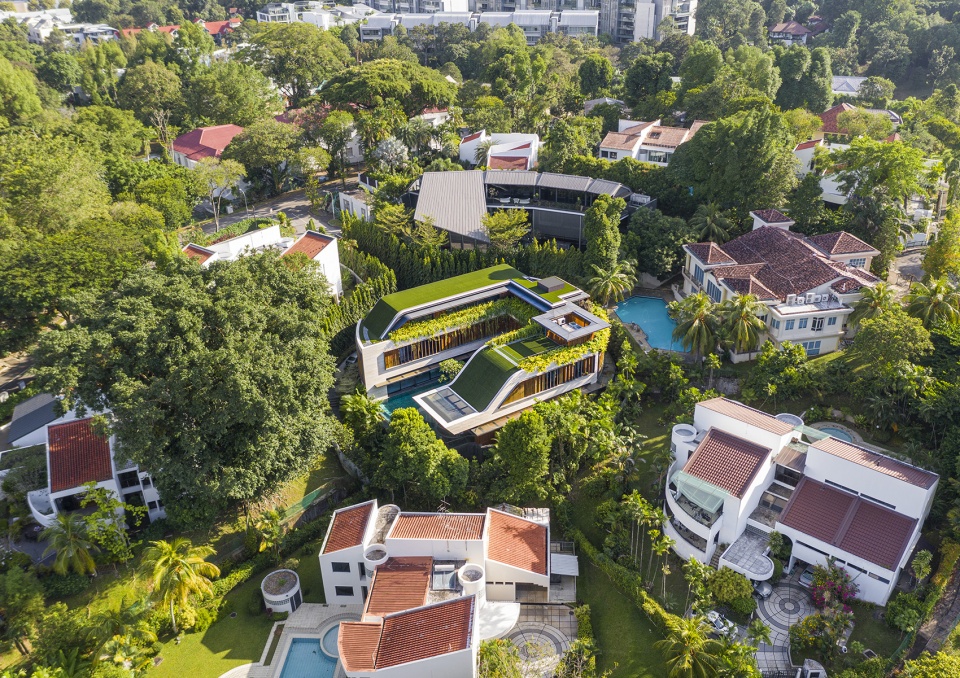 Water Garden House by Wallflower Architecture Design
