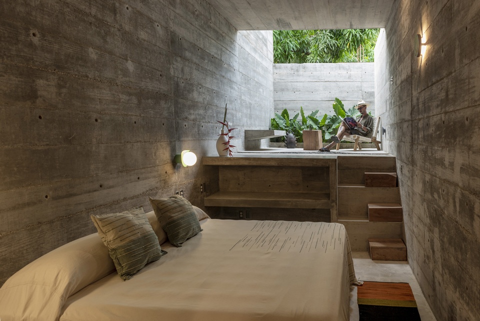 Casa TO by Ludwig Godefroy Architecture