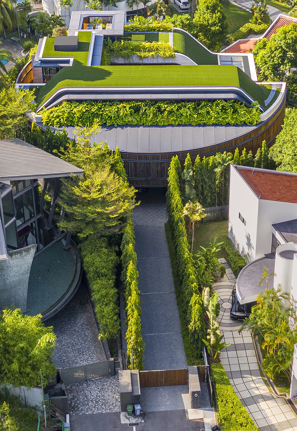 Water Garden House by Wallflower Architecture Design