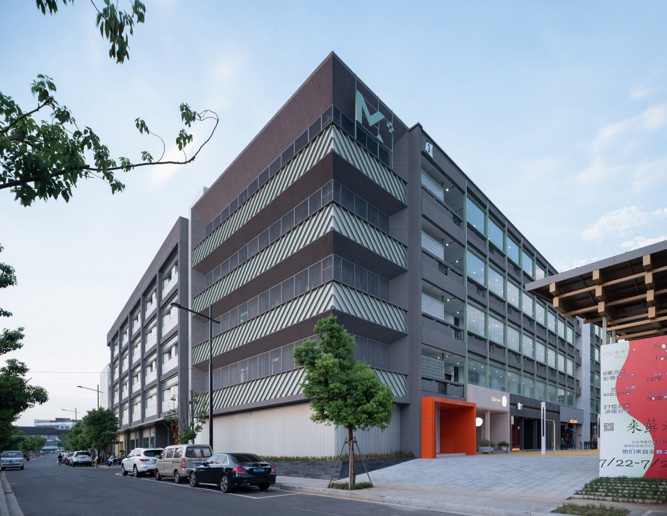 golden lion campus lane creative arts and culture park by omer studio