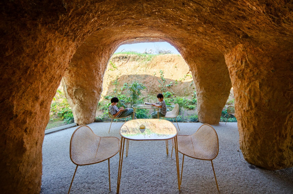 house restaurant by junya ishigamiassociates