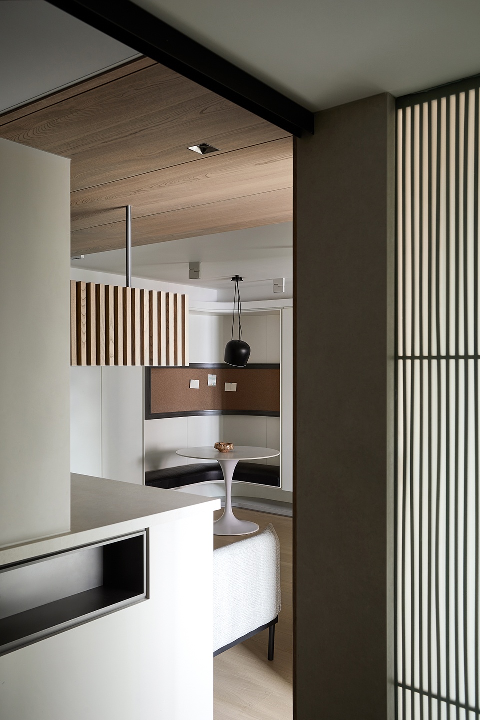 No Snail living China by T E N DESIGN