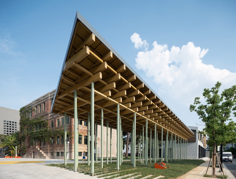 golden lion campus lane creative arts and culture park by omer studio