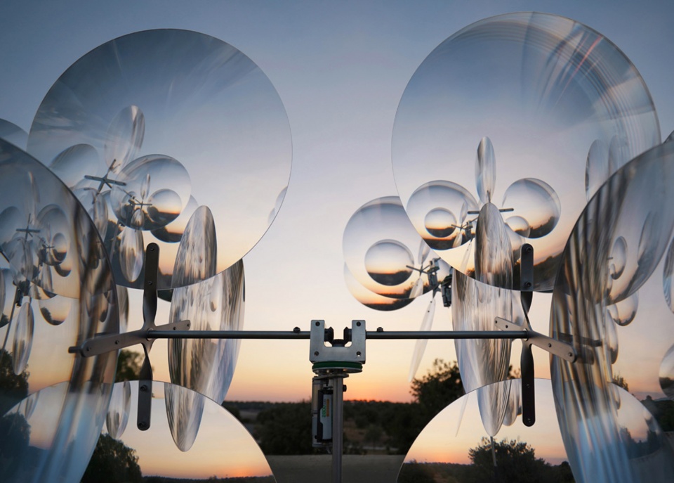 Lens Cloud by Vincent Leroy