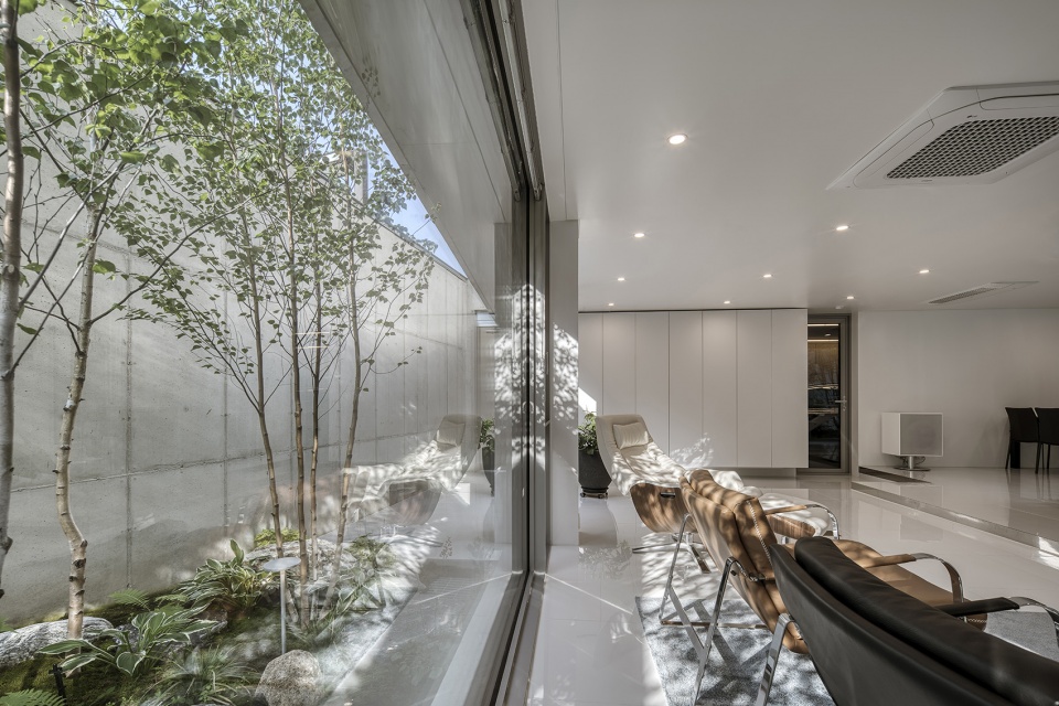 Metal facade by Archirie