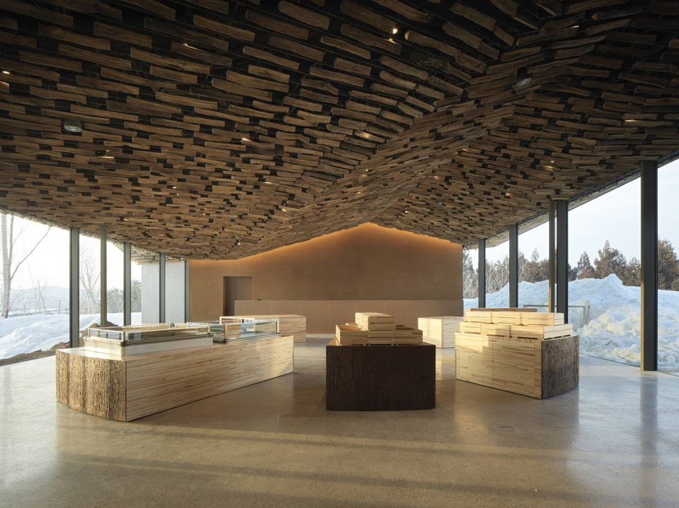 Snowpeak Field Suite Spa Headqurters by Kengo Kuma and Associates