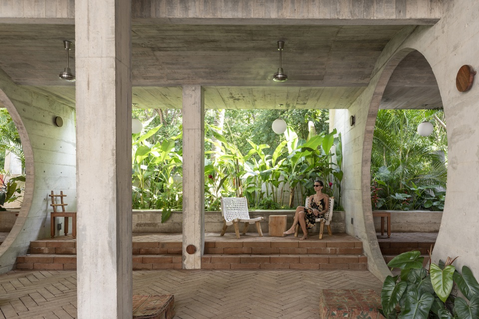 Casa TO by Ludwig Godefroy Architecture