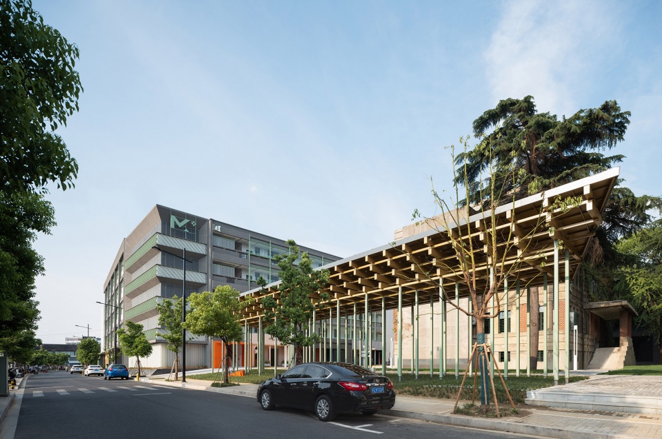 golden lion campus lane creative arts and culture park by omer studio