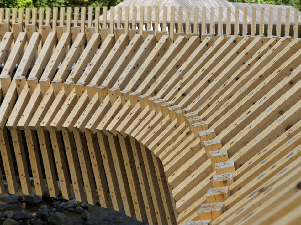 kusugibashi by kengo kuma and associates