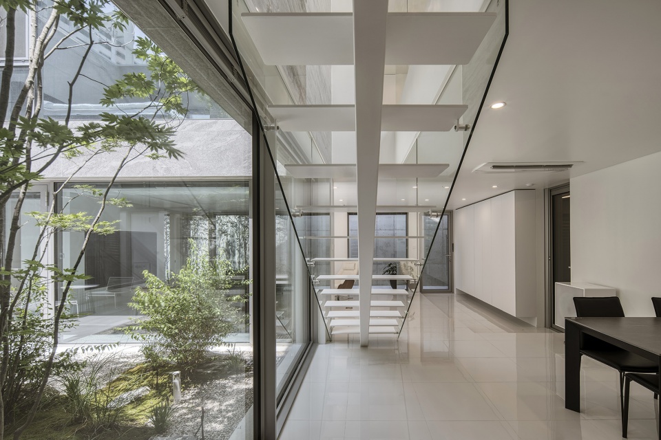 Metal facade by Archirie