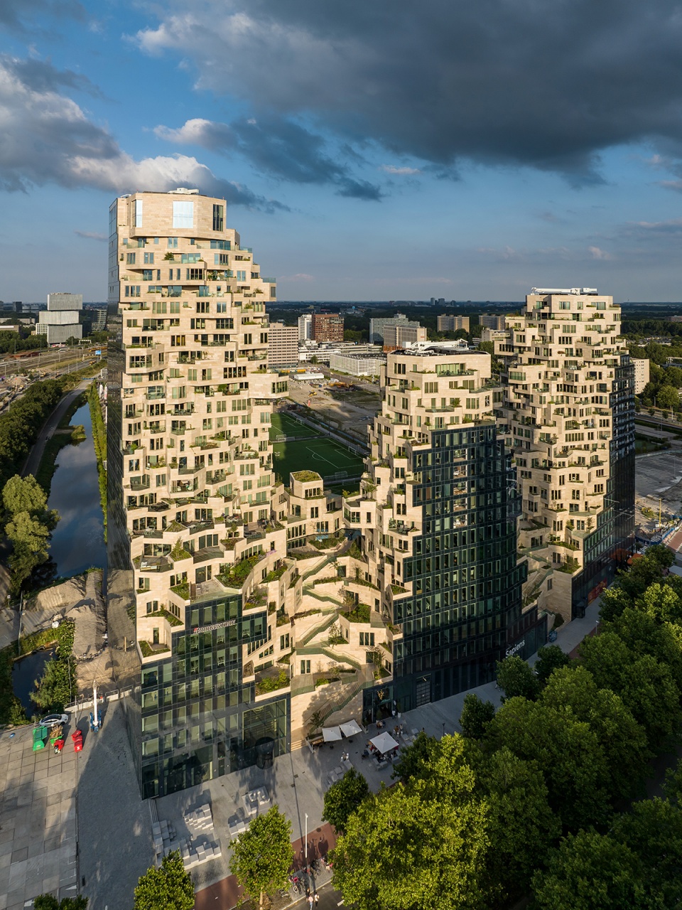 mvrdvs valley in amsterdam is open