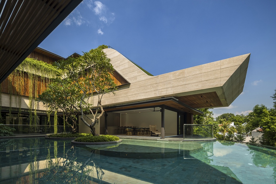 Water Garden House by Wallflower Architecture Design