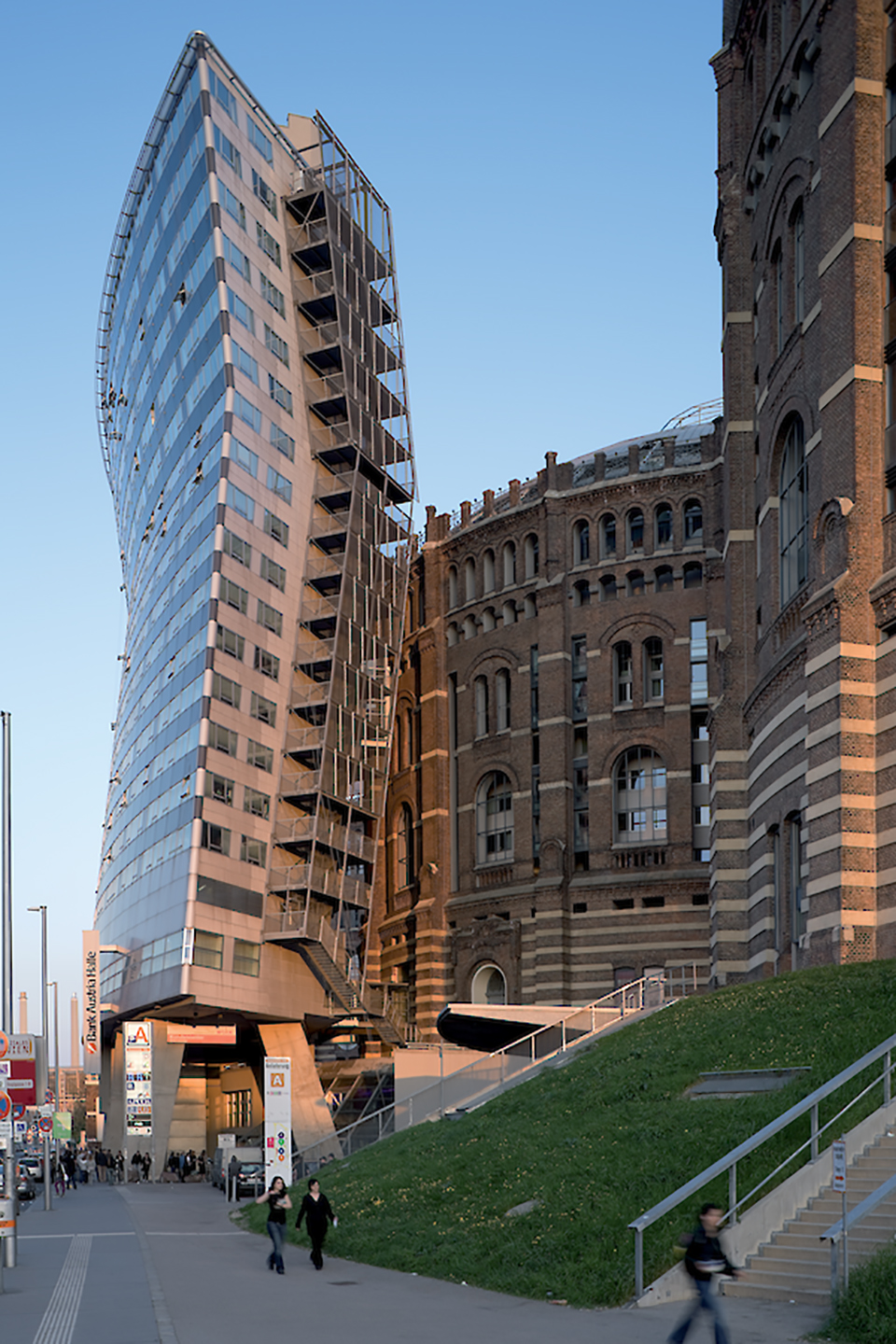 Apartment Building Gasometer B, Vienna, Austria By COOP HIMMELB(L)AU ...