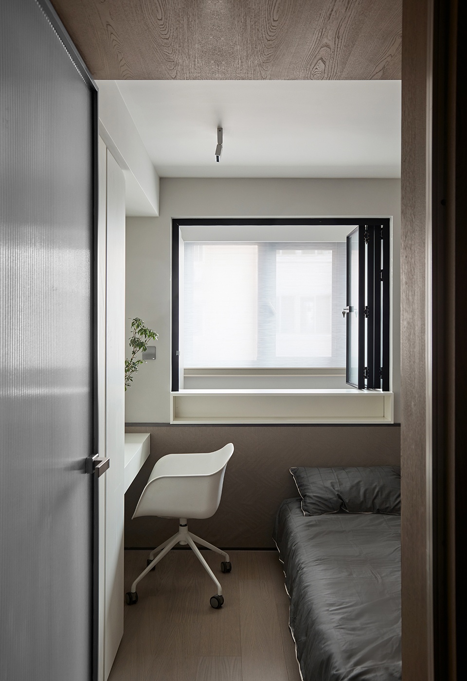 No Snail living China by T E N DESIGN