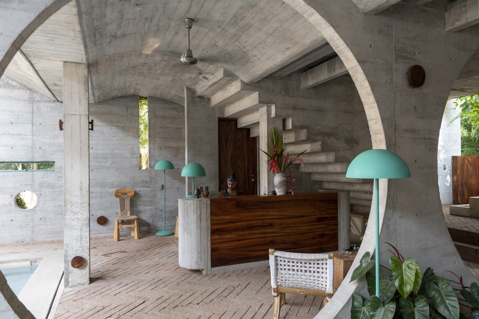 Casa TO by Ludwig Godefroy Architecture