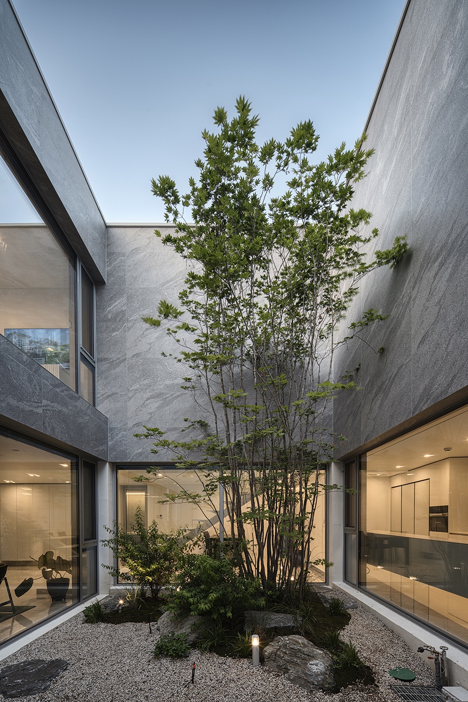 Metal facade by Archirie