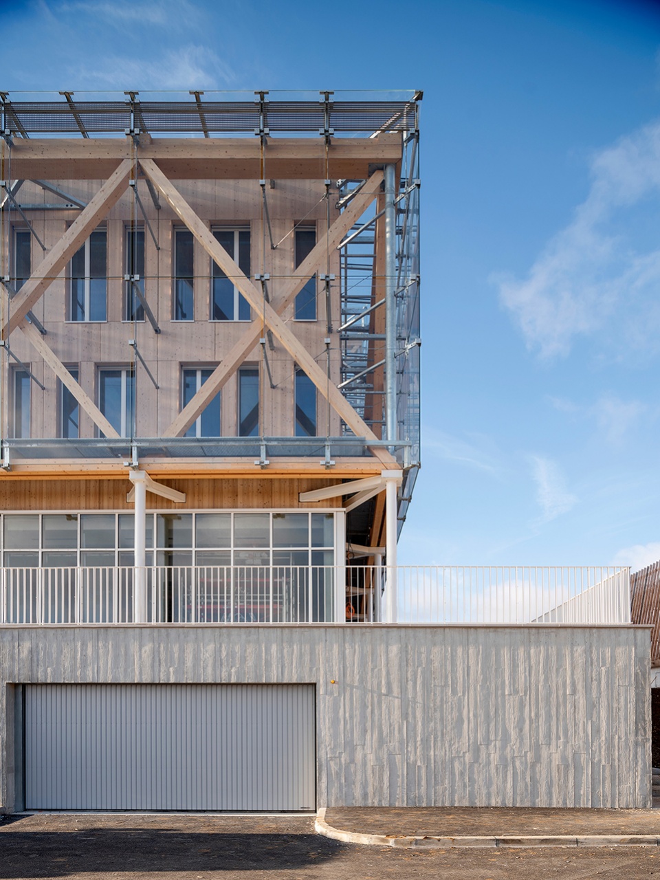 caisse depargnes head office by graam architecture