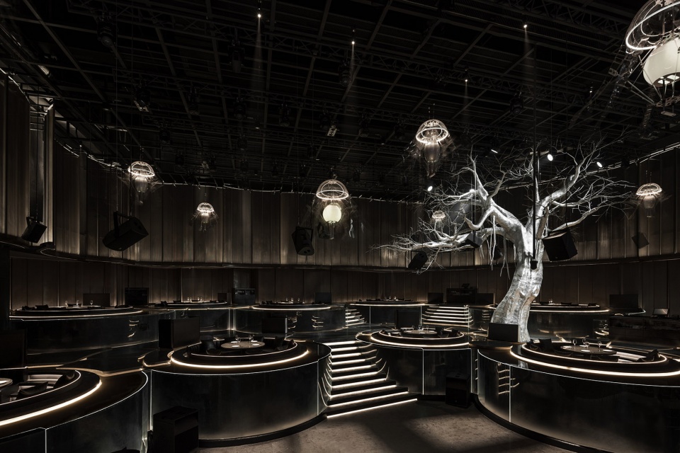 PULLME Dining and Bar Balance Design