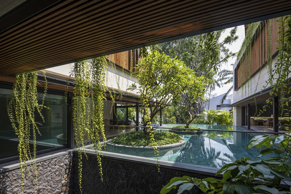 Water Garden House by Wallflower Architecture Design