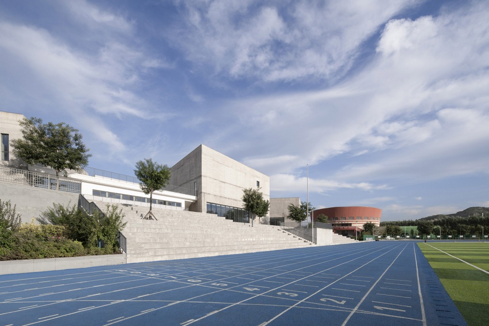Tuyi Building of Youlan Middle School WAU Design