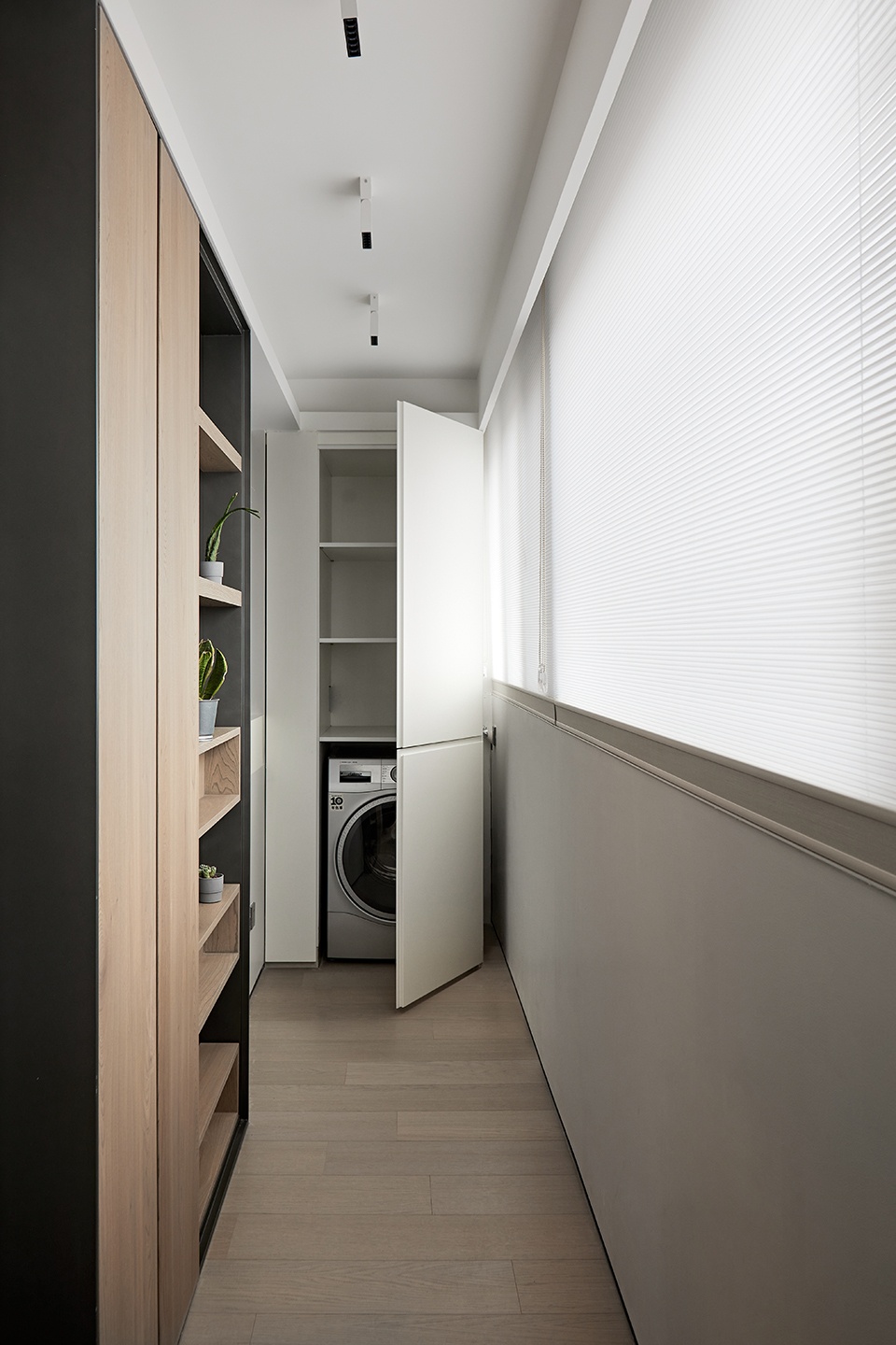 No Snail living China by T E N DESIGN
