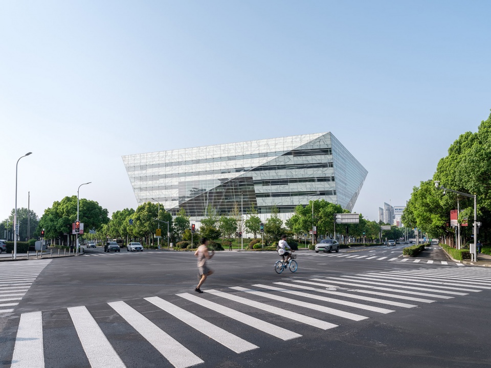 shanghai library east by schmidt hammer lassen architects