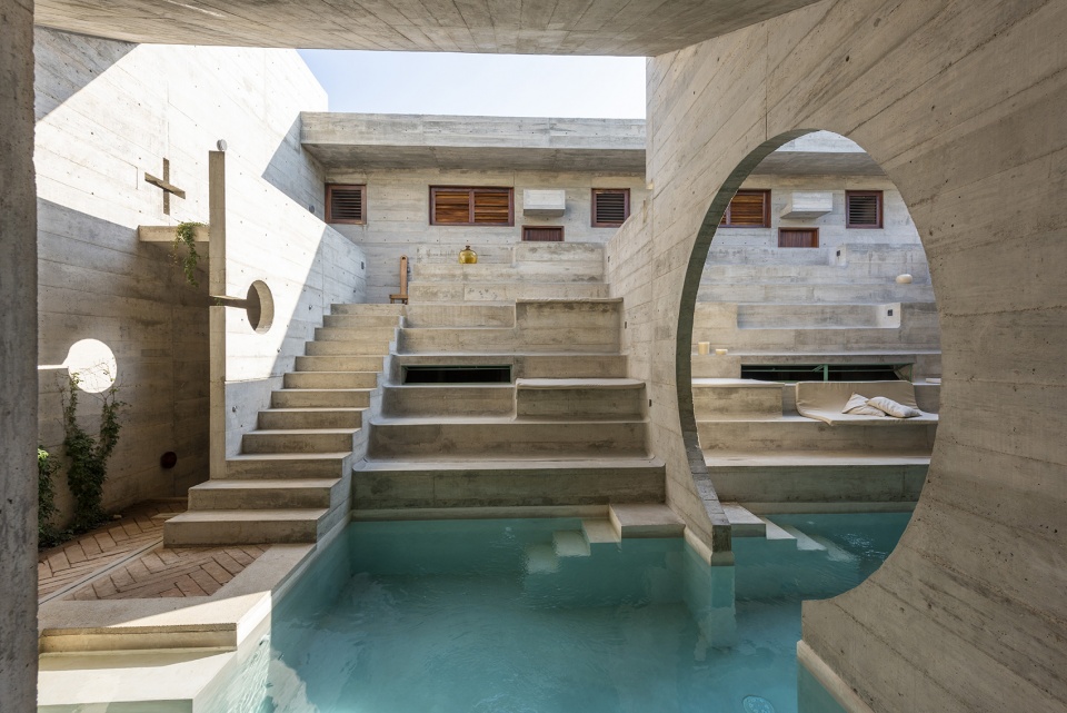 Casa TO by Ludwig Godefroy Architecture