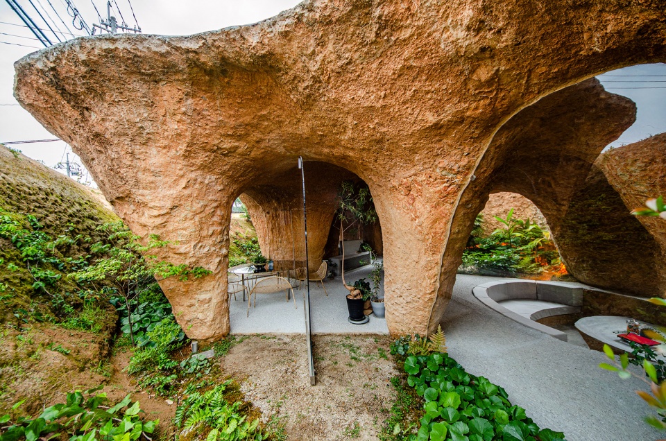 house restaurant by junya ishigamiassociates