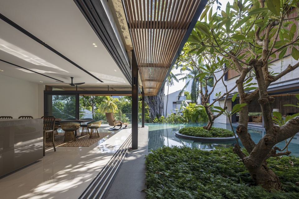 Water Garden House by Wallflower Architecture Design
