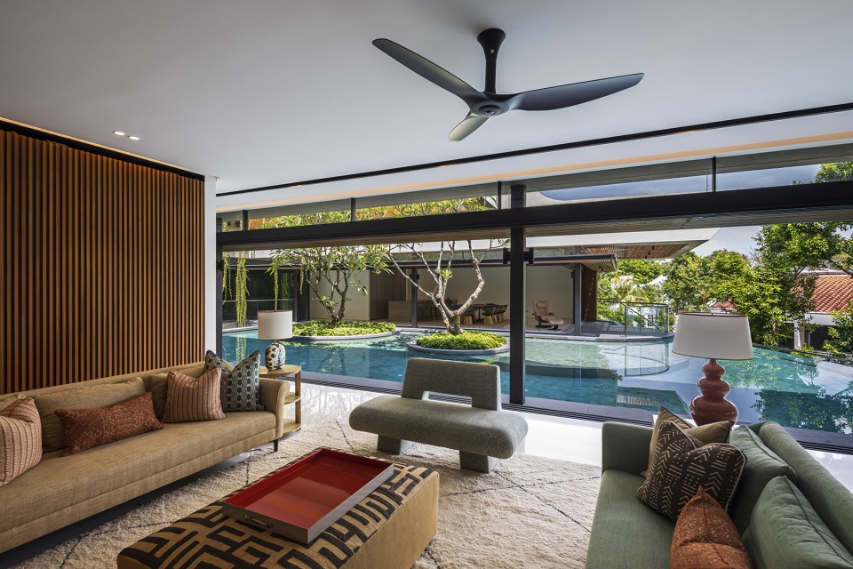 Water Garden House by Wallflower Architecture Design
