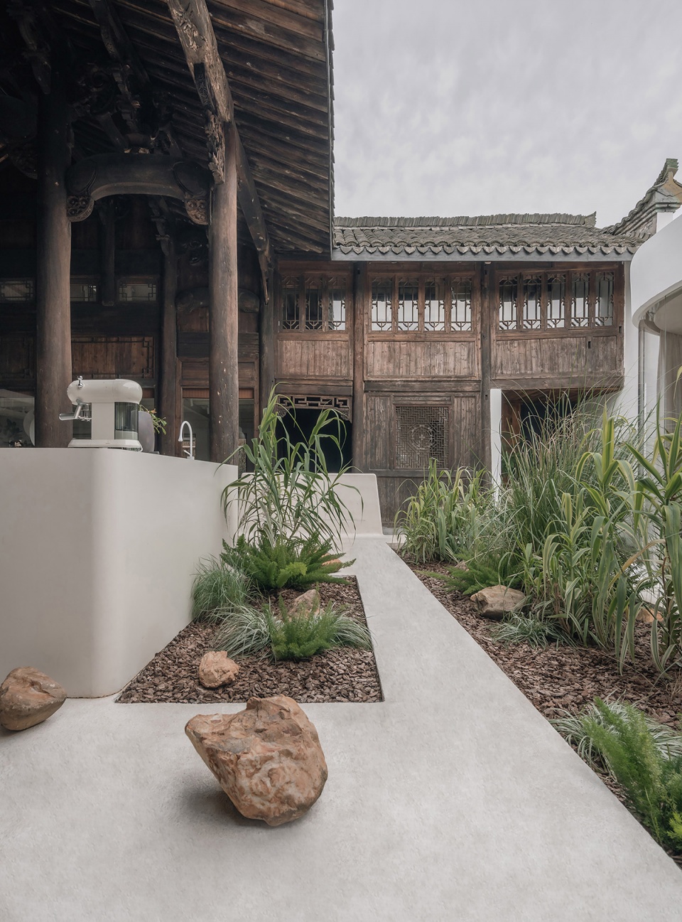 longwu building renovation by outlooker design