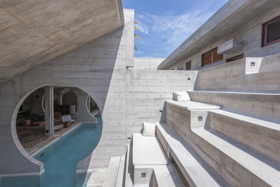 Casa TO by Ludwig Godefroy Architecture